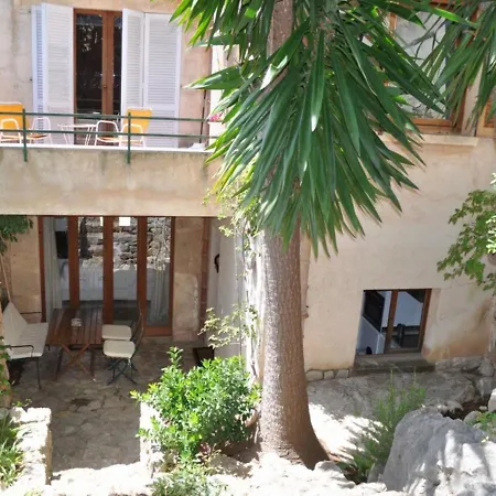 Calvari, 42 *